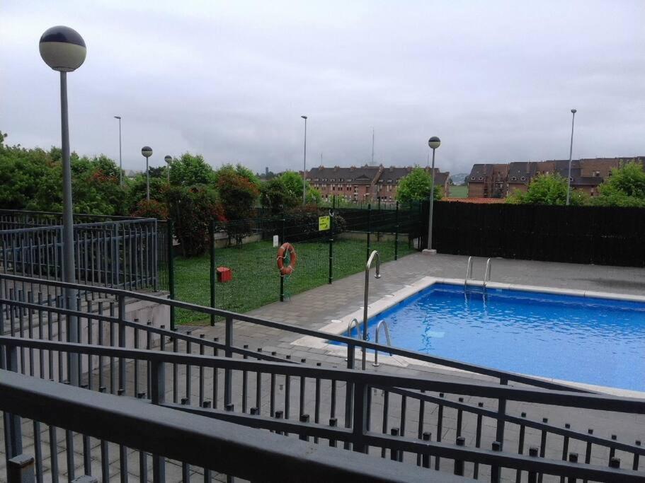 Piso Con Vistas En Urbanizacion Con Piscina Santander Eksteriør billede
