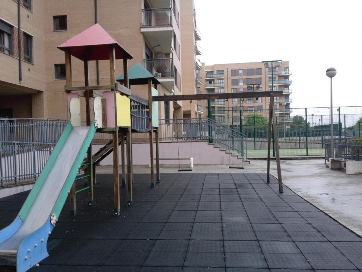 Piso Con Vistas En Urbanizacion Con Piscina Santander Eksteriør billede